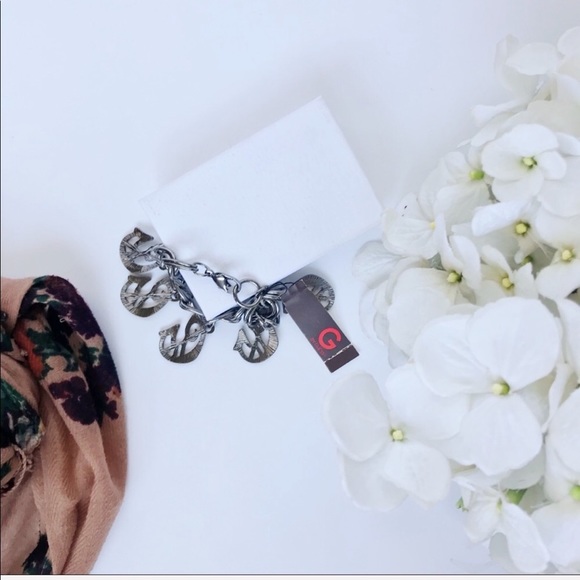 NWT Guess Charm Bracelet - Picture 4 of 7